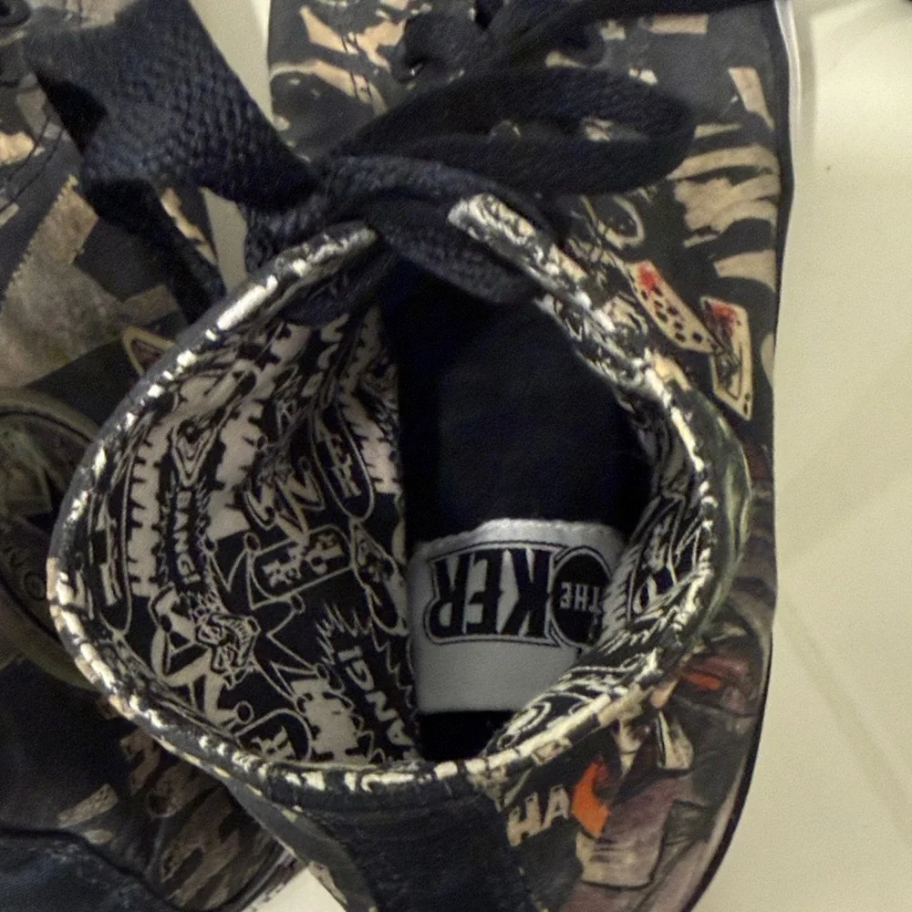 Converse Black and White Graphic high tops - Picture 10 of 12